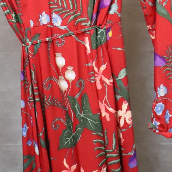 Red floral wrap around dress - Picture 3 of 3